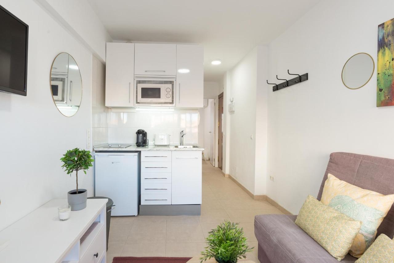 Mp7 Renovated Apartment Right On The Beach 700 Meters Away From Old Town Malaga Exterior photo